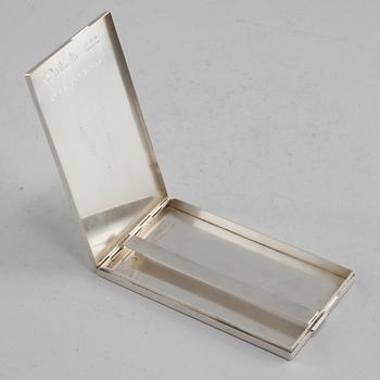 CIGARETTETUI, sterlingsilver, Wiwen Nilsson, Lund 1953. Vikt 219 g.