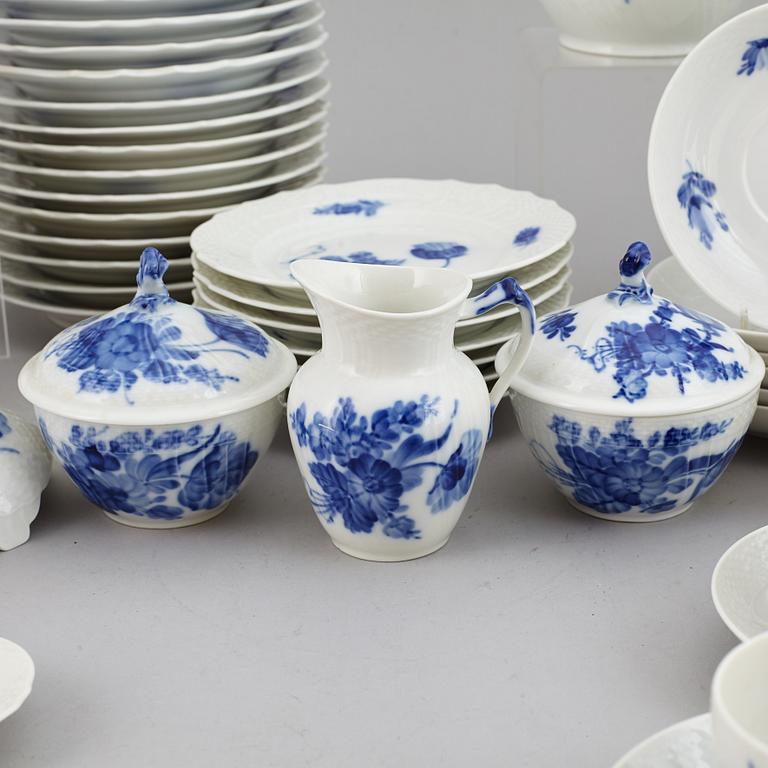ROYAL COPENHAGEN, a 'Blå Blomst' part coffee and tea service, Denmark (75 pieces).