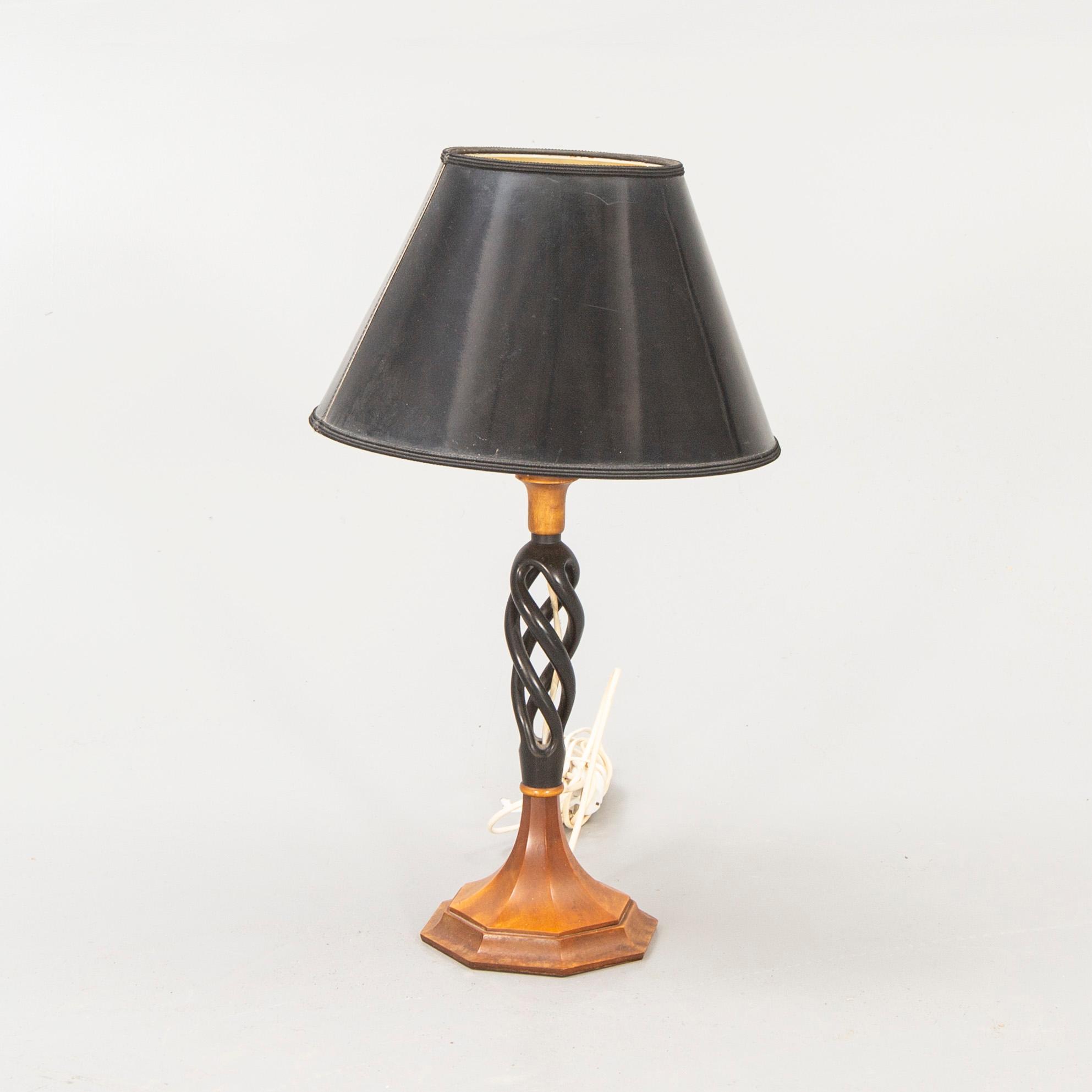 Bordslampa 1900-talets första hälft.
