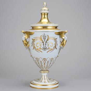 LOCKURNA, porslin, Dresden, 1900-talets första hälft.