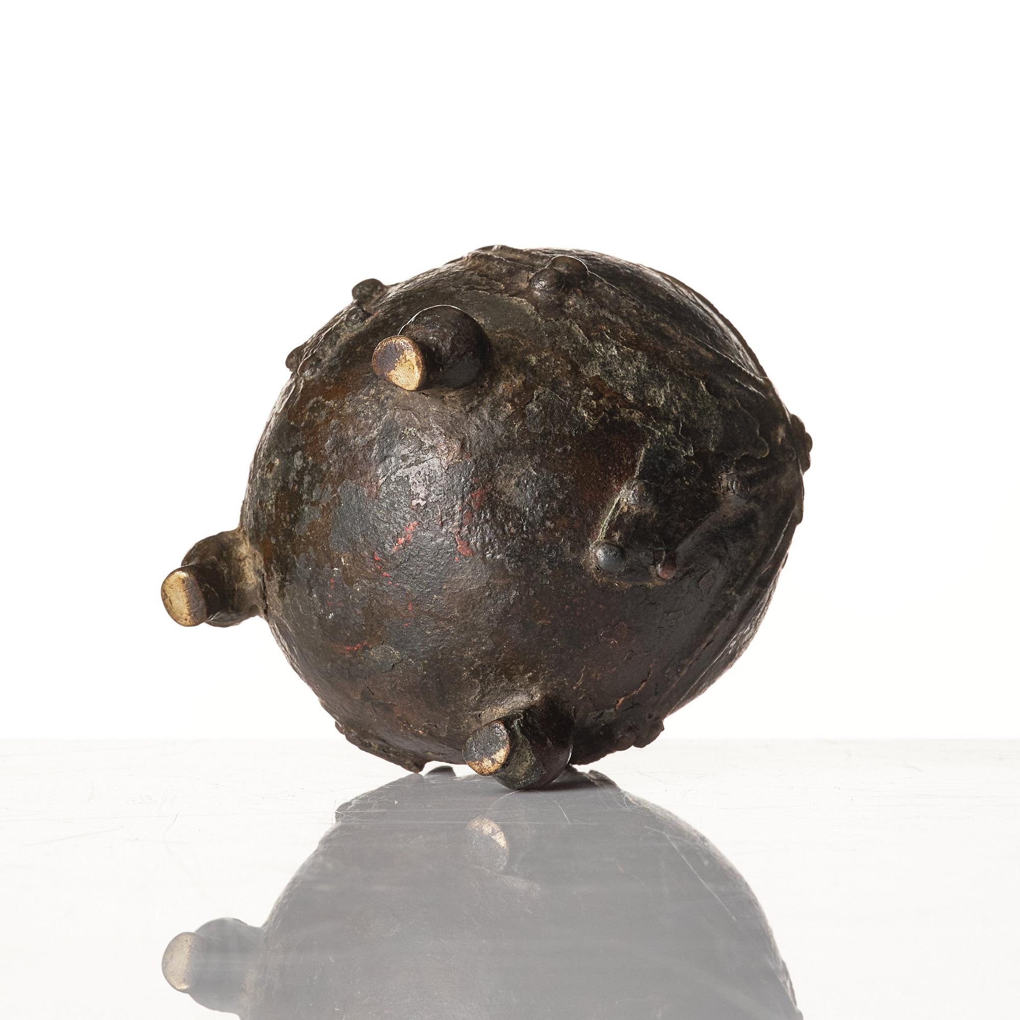 A tripod bronze censer, Yuan/Ming Dynasty.
