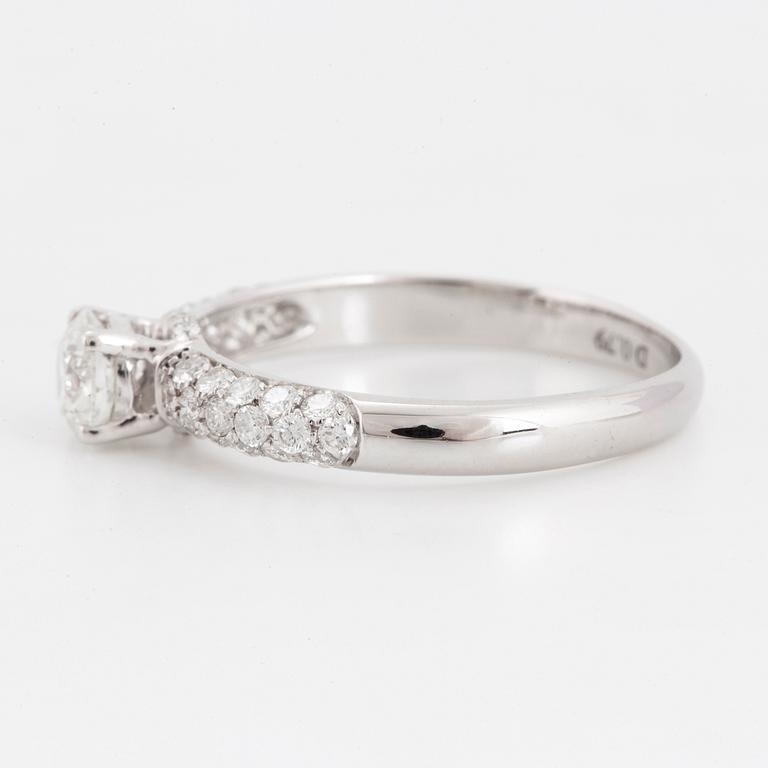 Brilliant-cut diamond ring.