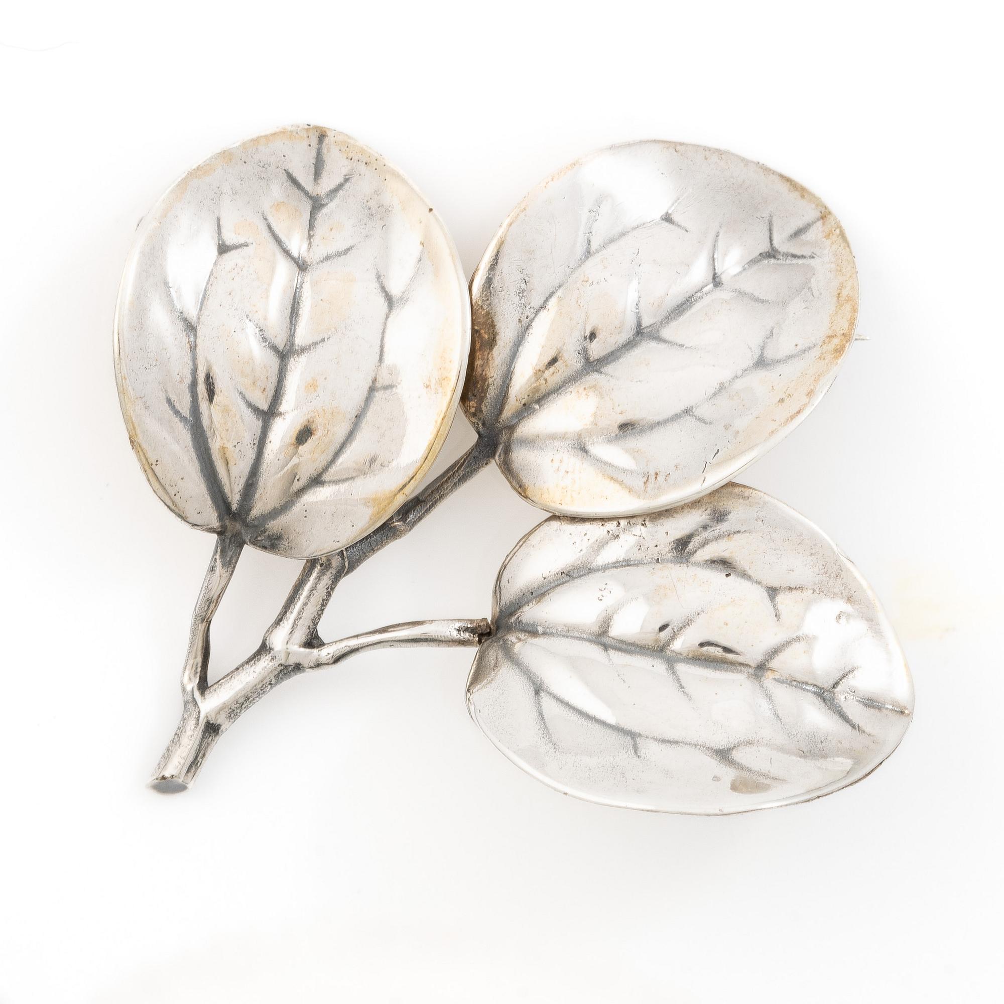 Brosch, Gustaf Dahlgren & Co, silver i form av lövkvist, 50-tal.