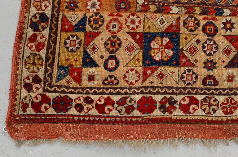 A rug, antique Melas prayer rug, ca 154-158 x 100-106 cm (as well as 1 and 3,5 cm flat weave at the ends), Anatolia.