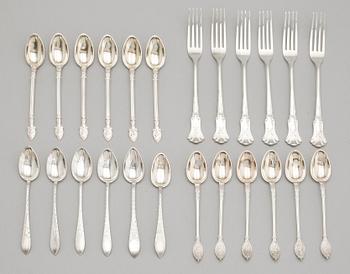 SAMLING BESTICK, silver. Tot vikt 307 g.
