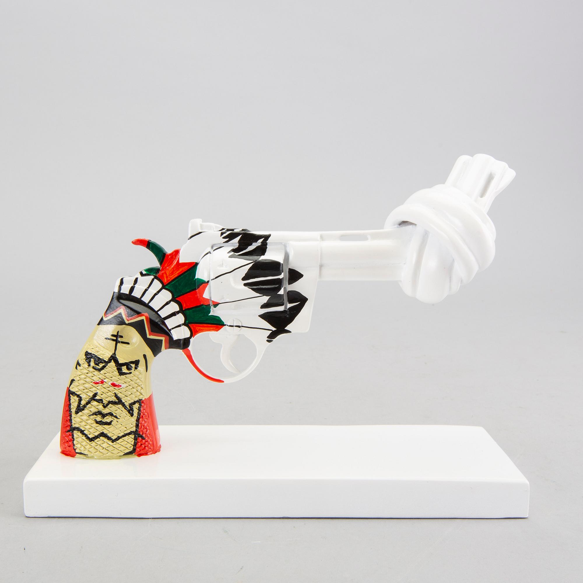 Carl Fredrik Reuterswärd, Non-Violence Project Foundation skulptur 2017.