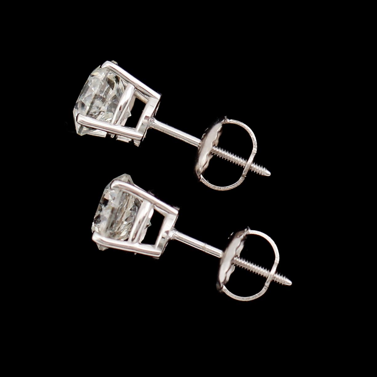 ÖRHÄNGEN, 1 par, 14 k vitguld, briljantslipade diamanter tot ca 1.75 ct.
