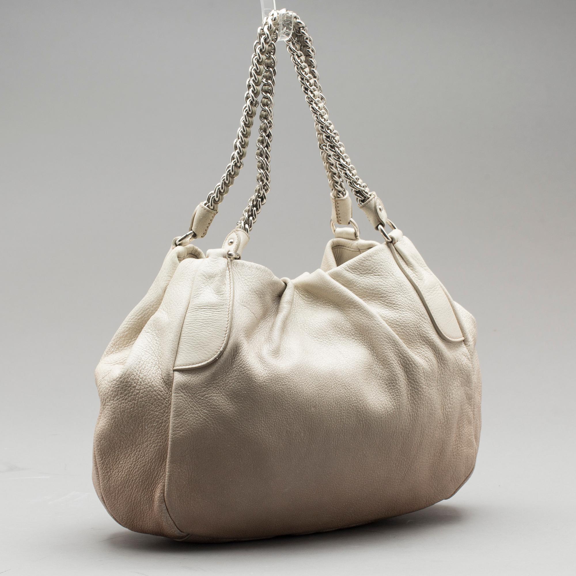 VÄSKA, "Cervo Lux Chain", Prada.