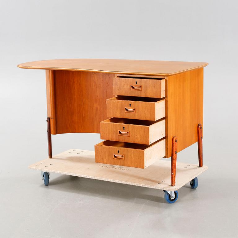 A 1950/60s desk.