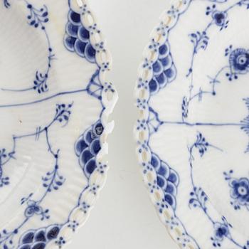 Royal Copenhagen, 14 porcelain soup plates, 'Musselmalet Full Lace', Denmark.