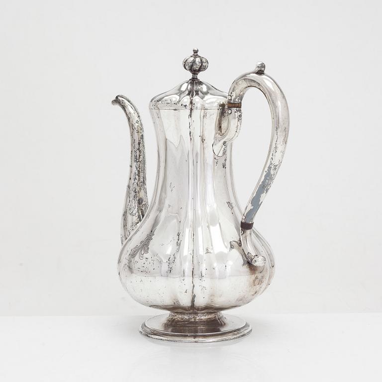 Kaffekanna, silver, Moskva 1847. Otydlig mästarstämpel.