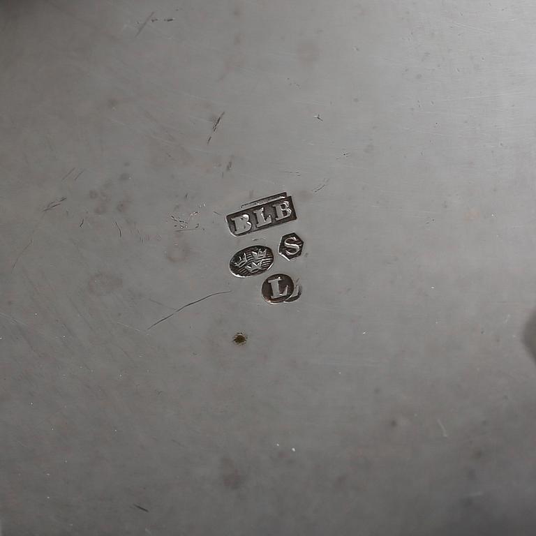 KAFFESERVIS, 3 delar, silver, rokokostil, svenska importstämplar. Total vikt ca 969 gram.