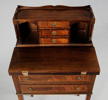 DAMSKRIVBORD, England, 1900-tal.