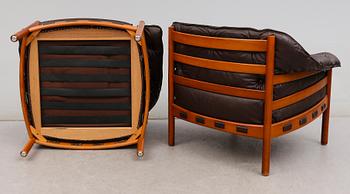 FÅTÖLJER, 1 par, 1900-talets andra hälft.