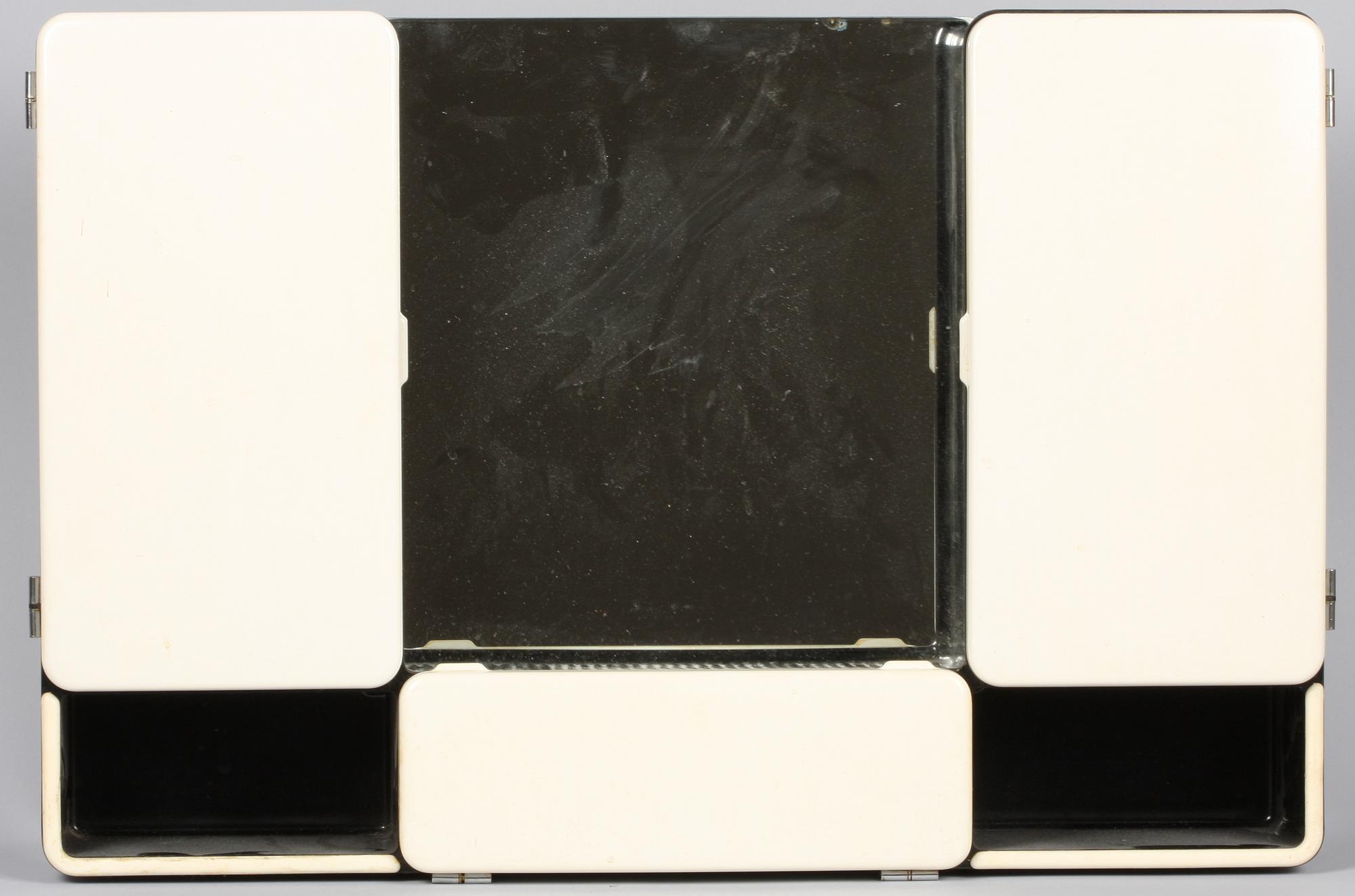 BADRUMSSKÅP, Italien.