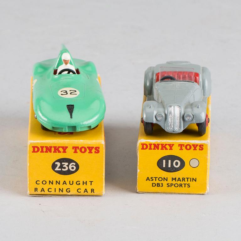 TWO DINKY TOYS CARS FROM THE MIDDLE OF 20TH CENTURY.
