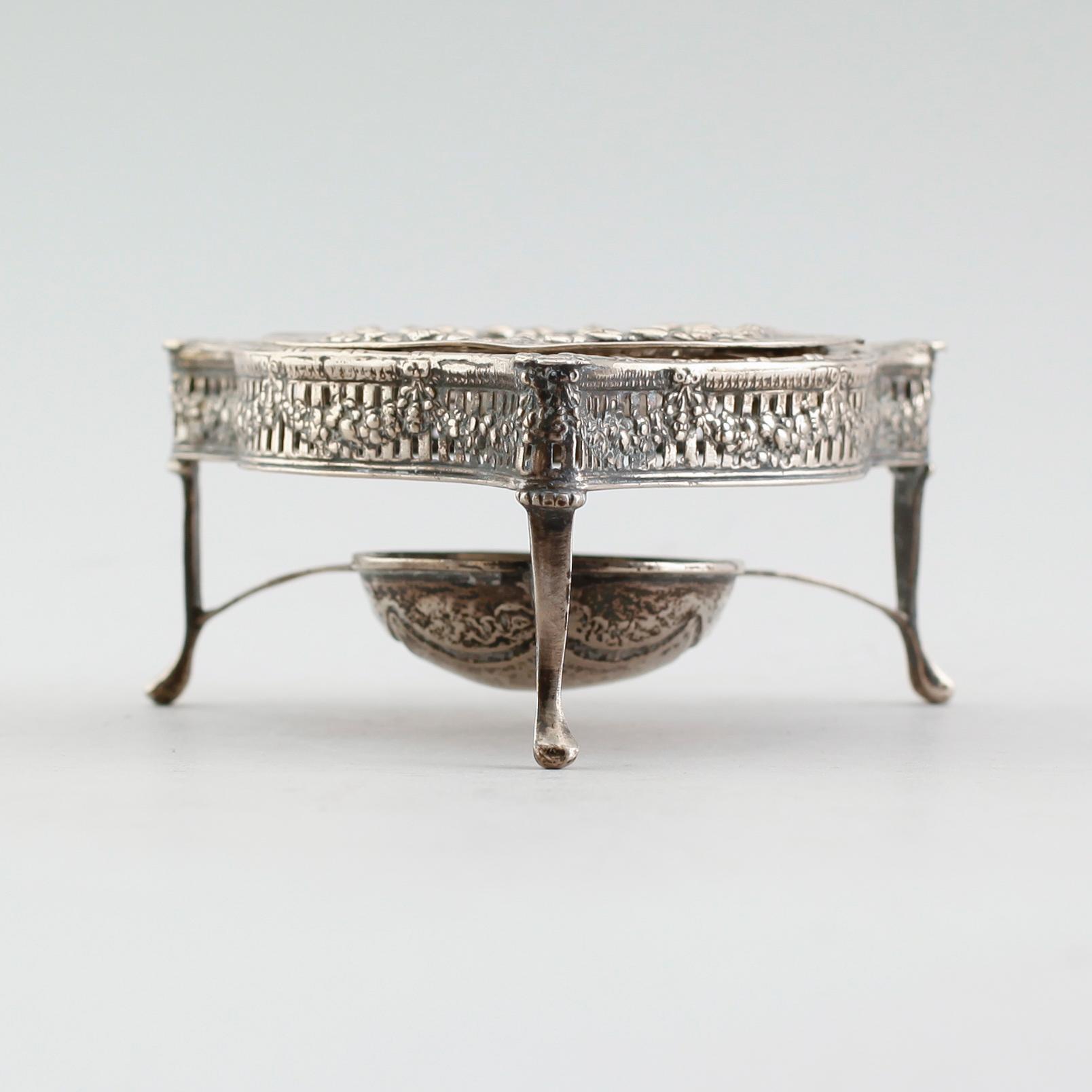 TESIL, silver, sannolikt Frankrike, 1800-/1900-tal. Vikt ca 154 gram.
