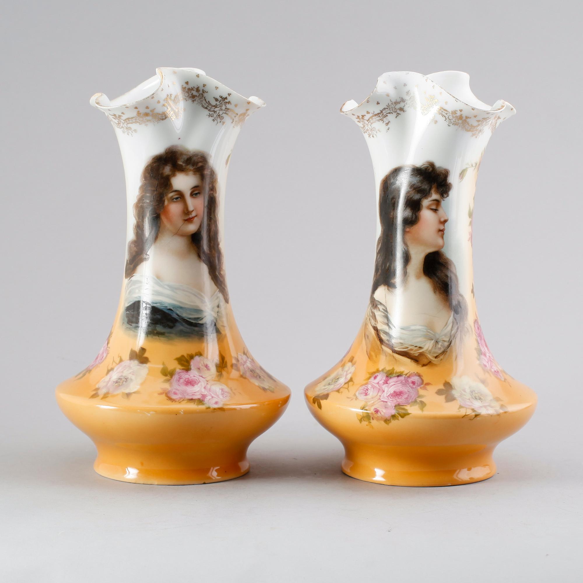 VASER, 1 par, porslin, Kronach, Tyskland, omkring år 1900.