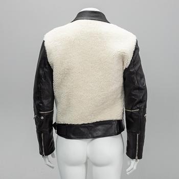 Alexander McQueen, a buffalo and lamb skinn leather jacket, 2018, Italian size 52.