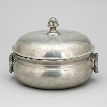 GRÖTSKÅL, tenn, otydliga mästarstämplar, 1800-tal.