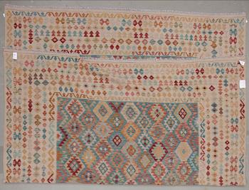 KELIM, Uzbekistan. Ca 385x305 cm.