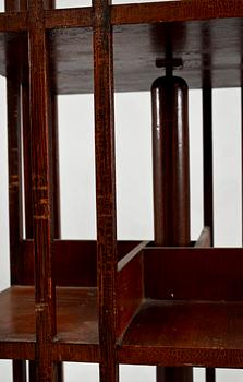 BOKSNURRA, engelsk stil. 1900-talets första hälft.