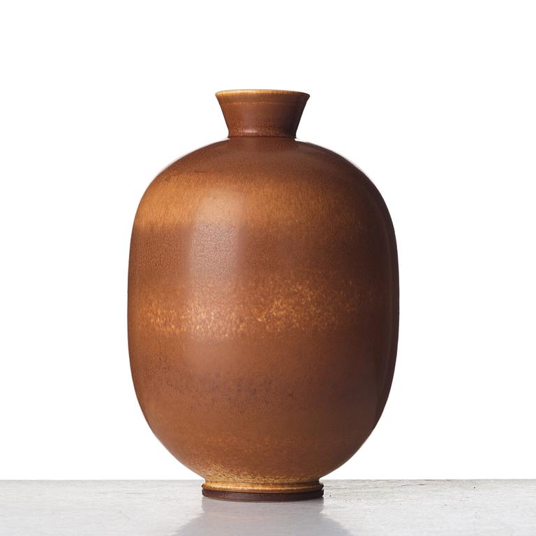 Berndt Friberg, a stoneware vase, Gustavsberg studio 1973.