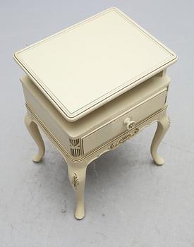 SÄNGBORD, ett par, 1900-talets andra hälft.