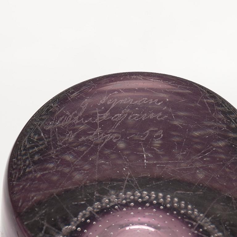 Gunnel Nyman, maljakko, malli "GN 12", signeerattu G. Nyman Nuutajärvi Notsjö -53.