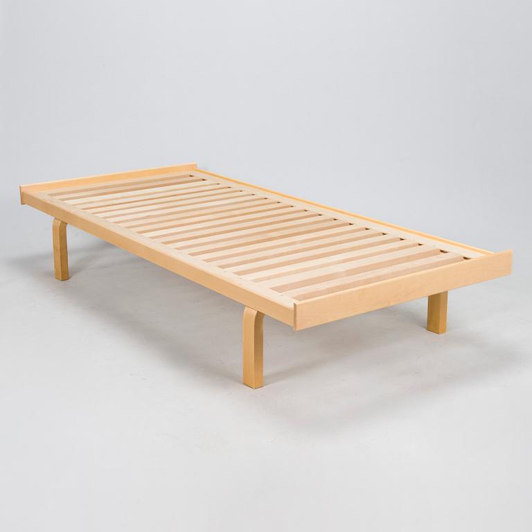 Alvar Aalto, dagbädd/säng, modell 710, Artek, 1900-talets slut.