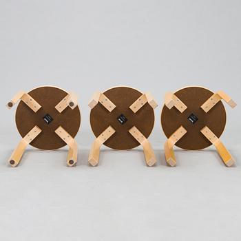 Alvar Aalto, Lastenkaluste, 3 osaa,  pöytä ja jakkaroita 3 kpl, yhteistyö Moomin Characters 2013.