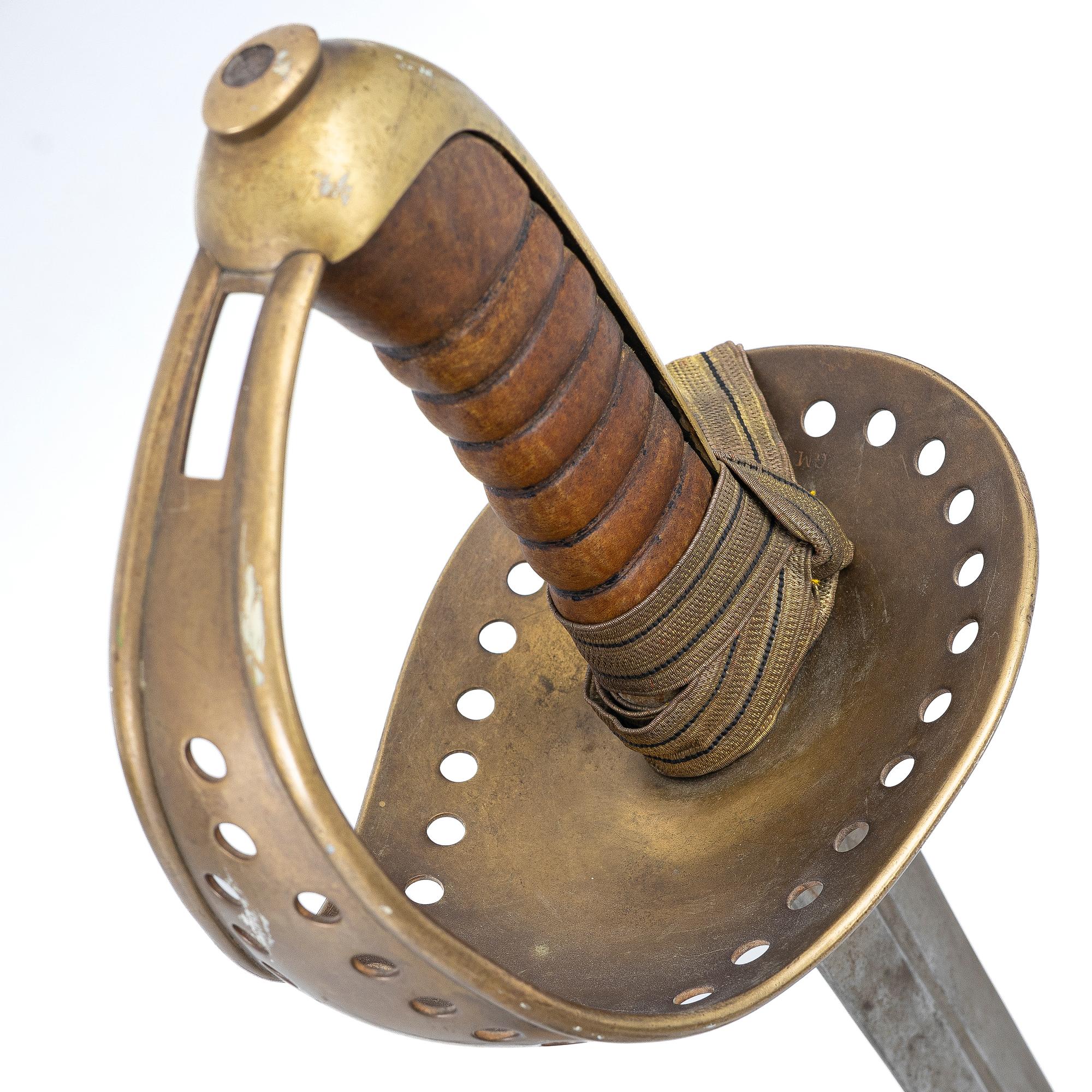 Swedish cavalry sabre, m/1893, for enlisted cavalrymen, with scabbard.