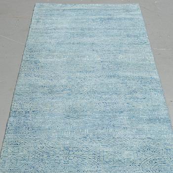 A runner, Oriental, ca 305 x 82 cm.