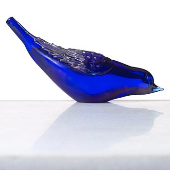 Tyra Lundgren, a "corroso" blown glass 'Tordo' sculpture of a thrush, Venini, Murano, Italy, model 2676, designed in 1938.