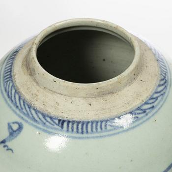 Bojaner, porslin, tre stycken, Kina, 1800/1900-tal.