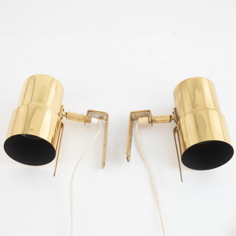 Hans-Agne Jakobson, a pair of V324 wall lamps, Markaryd, Sweden, end of the 20th century.