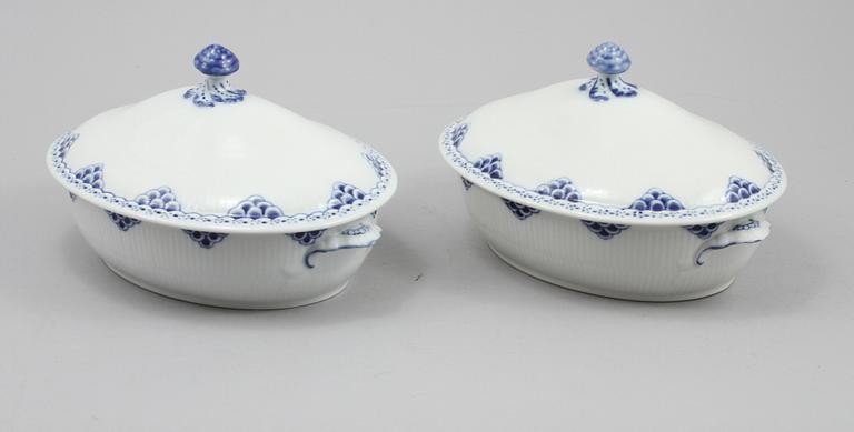 LOCKKAROTTER, 2 st, porslin, "Princess", Royal Copenhagen, 1900-tal.