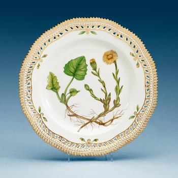 886. A set of four Royal Copenhagen 'Flora Danica' plates, Denmark, 20th Century.