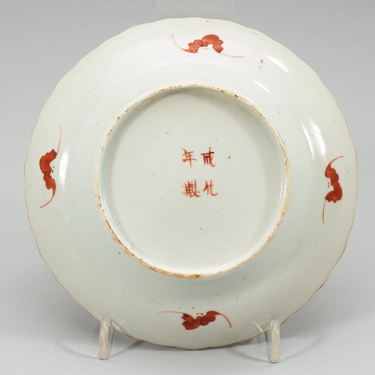 A set with six dishes and 10 small bowls, late Qing dynasty (1644-1912), four character Chenghua mark in red to base.