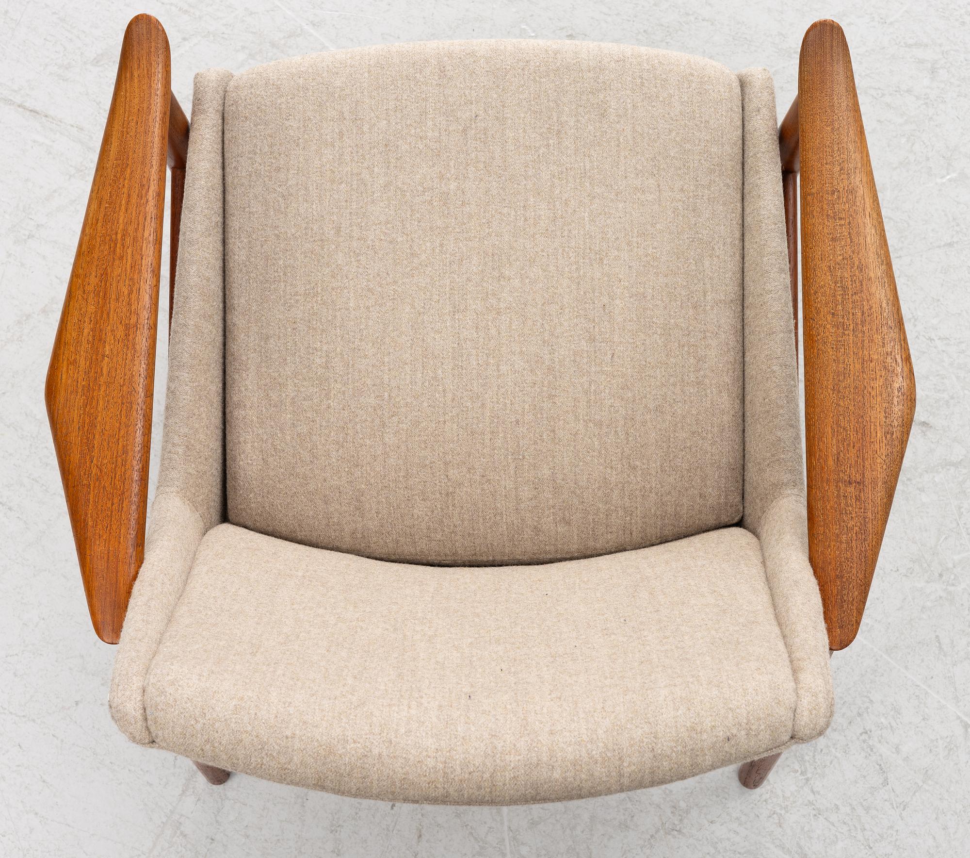 Arne Vodder, a pair of armchairs, model No. 810, Slagelse Møbelvaerk A/S, Denmark, mid-20th Century.