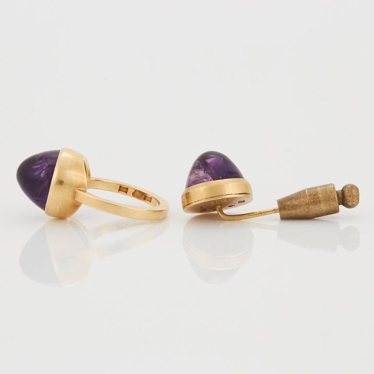 Wiwen Nilsson, an 18K gold ring and pin, with cabochon-cut amethyste, Lund, Sweden 1972-73.