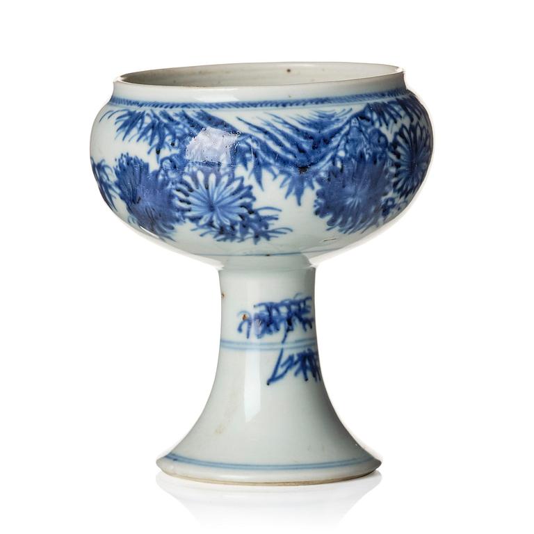 A blue and white stemcup, Qingdynasty, 19th century.