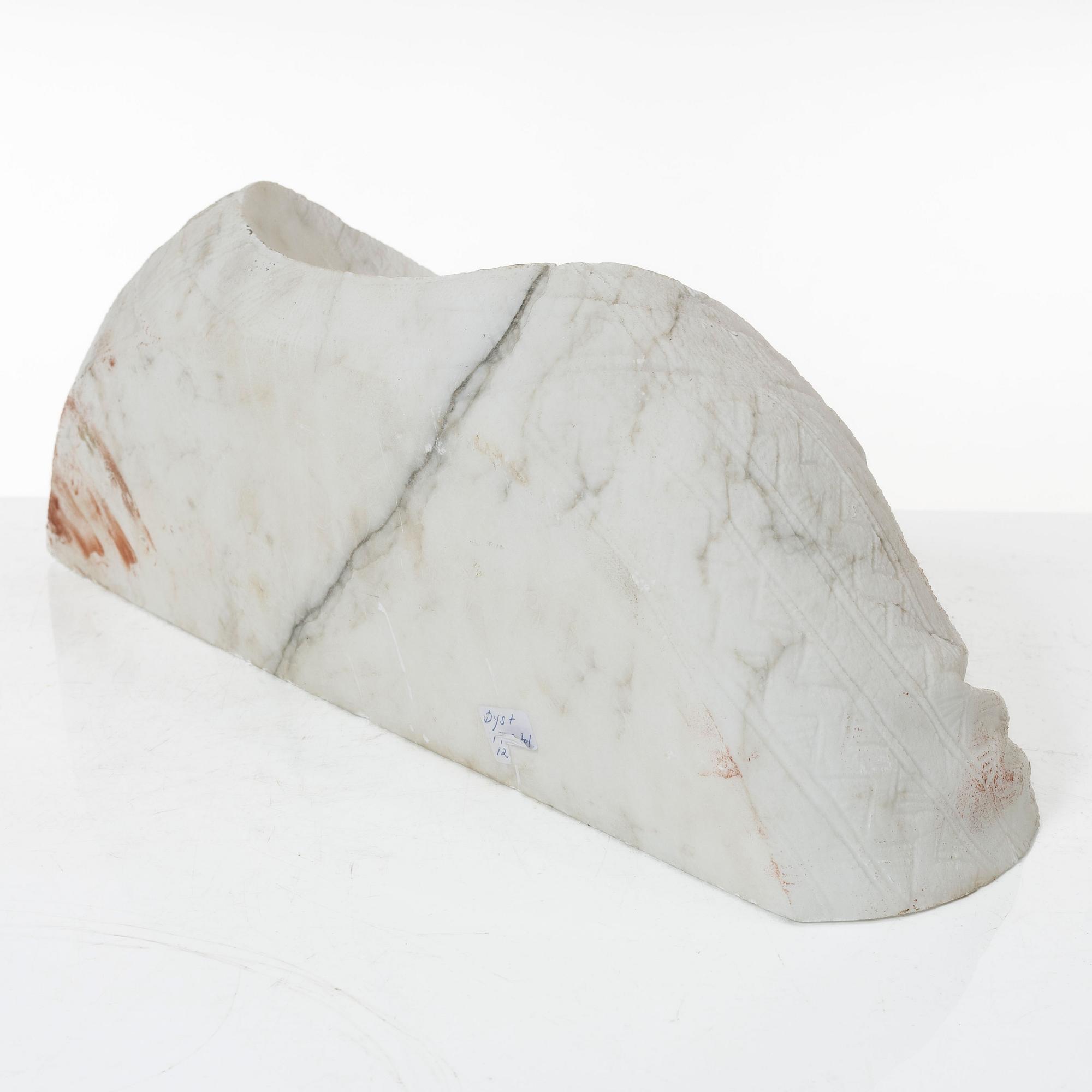 Antique-style bust, Carrara marble, 20th century.