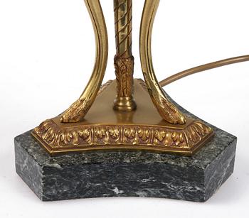 BORDSLAMPOR, ett par, empirstil, 1900-tal.