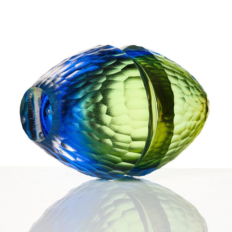 Erika Lagerbielke, skulptur "Integritet", Orrefors Gallery, 1997, signerad och numrerad 5-15.