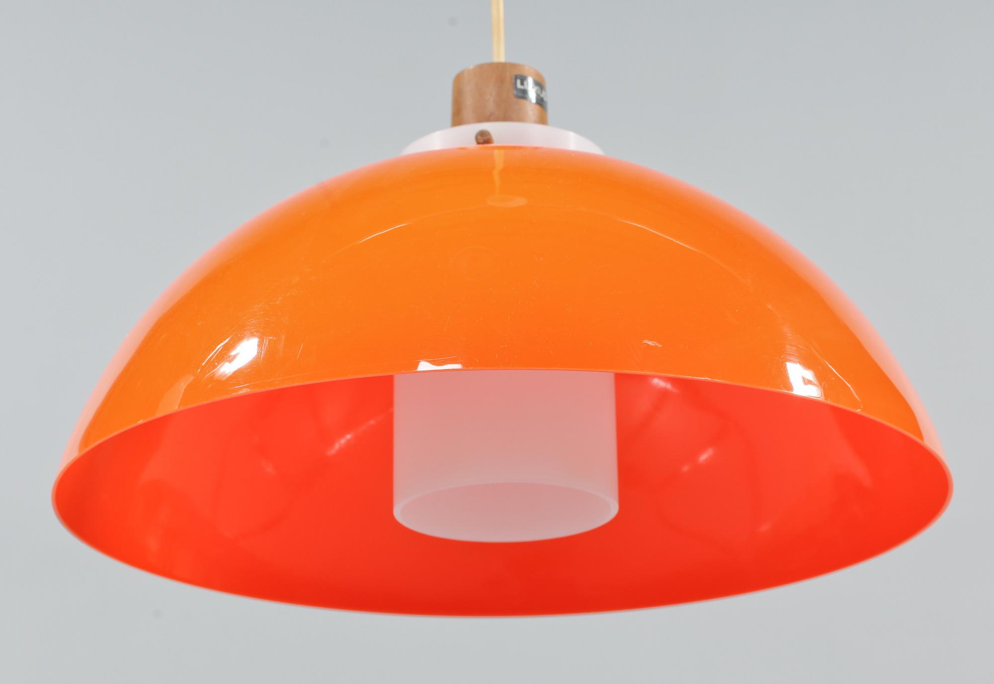 TAKLAMPA, Uno och Östen Kristiansson, Luxus, 1900-talets andra hälft. Höjd 21 cm.