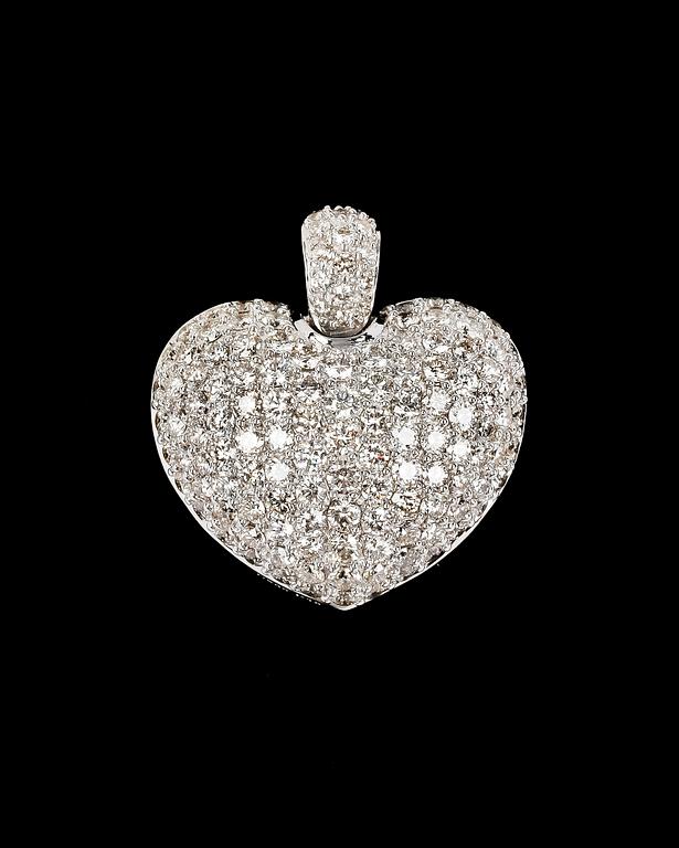 PENDANT, brilliant cut diamonds, tot. 3 cts, shape of heart.