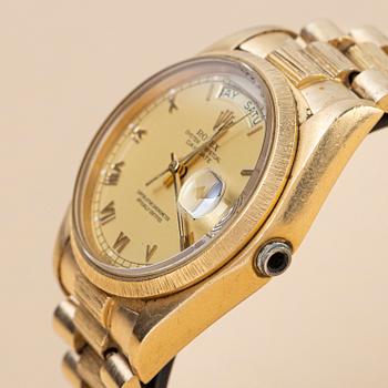Rolex, Day-Date, "Bark Finish", "Lemon Roman Dial + extra Champagne Dial", ca 1981.