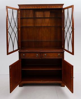 VITRINSKÅP, England, 1900-talets senare del.