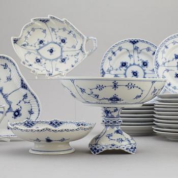 A Royal Copenhagen 'Musselmalet' porcelaine service (55 pc).